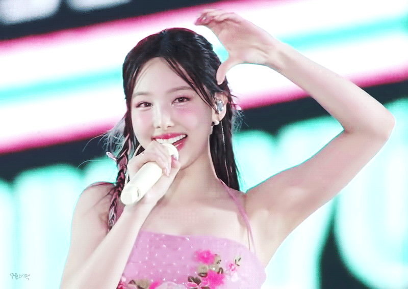 1c7e3-66270062405b2-b12757c46519e9402ee036976a50ff10ebcf7b7b.gif