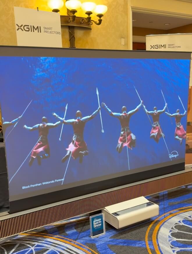 CES 2025에서 선보이는 XGIMI ASCEND 프로젝션 스크린과 사운드바