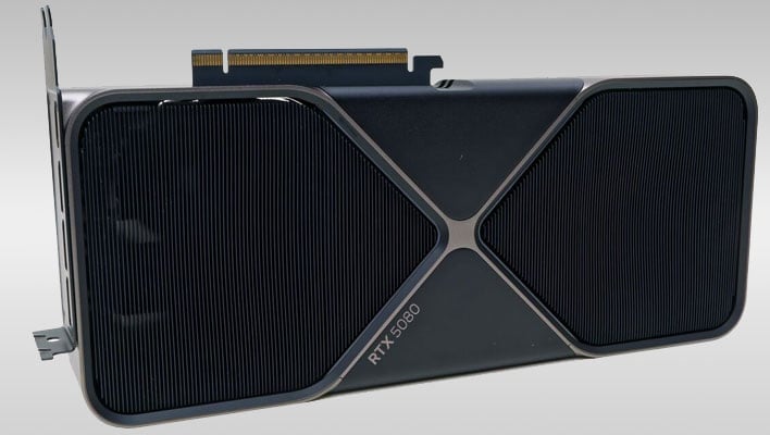 회색 그라데이션 배경 위의 GeForce RTX 5080.